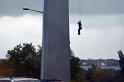 Einsatz BF Hoehenretter Koelner Seilbahn Hoehe Zoobruecke P2153